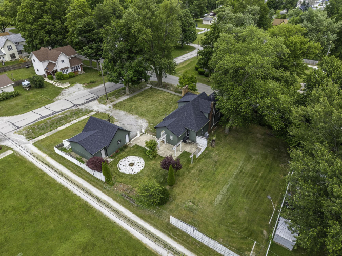 Listing Image 3