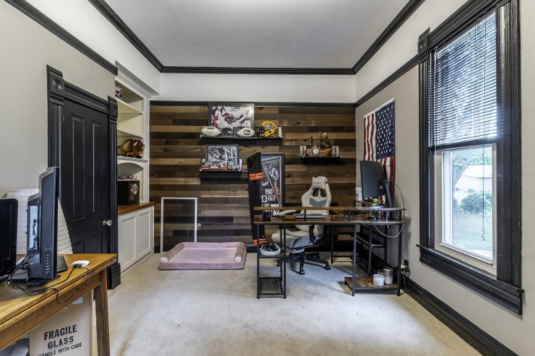 Listing Image 9