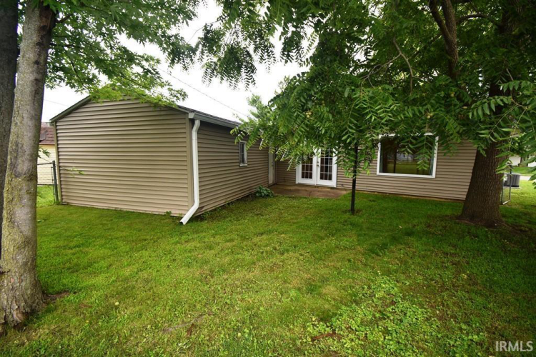 Listing Image 6