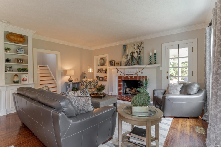 Listing Image 5