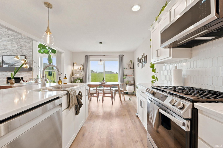 Listing Image 19