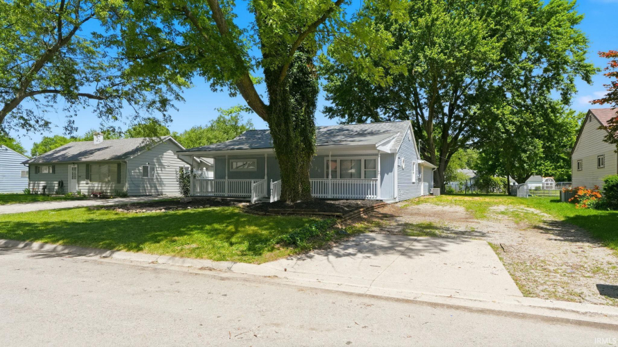 Listing Image 3