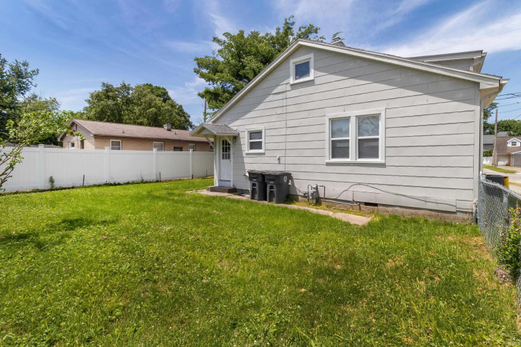 Listing Image 13