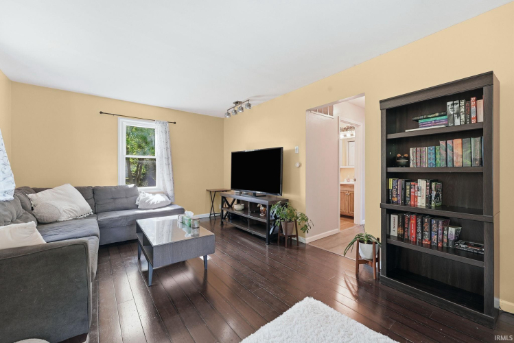 Listing Image 13