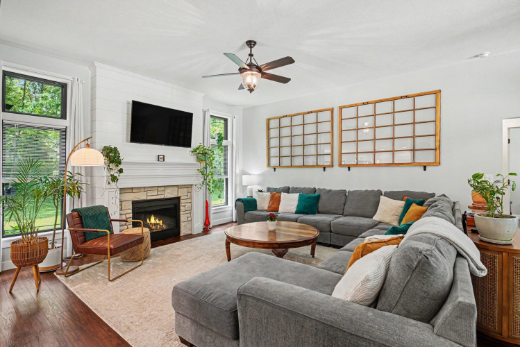 Listing Image 7