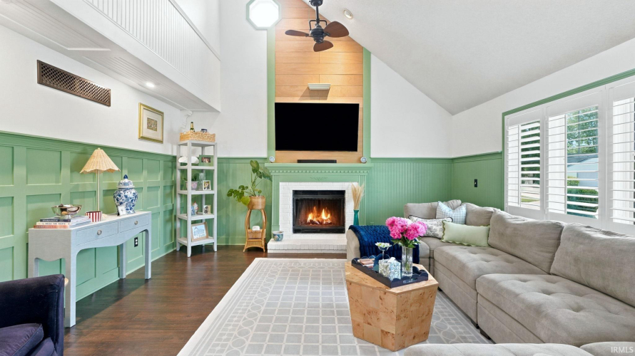 Listing Image 8