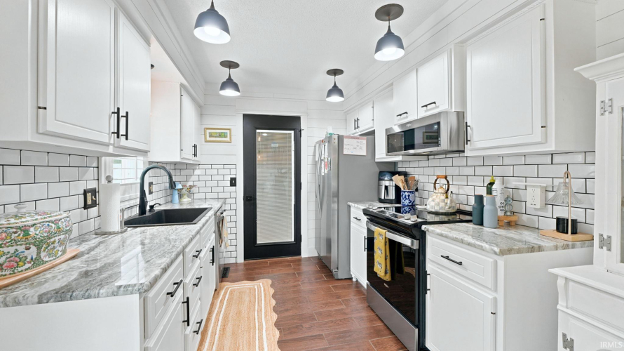 Listing Image 9