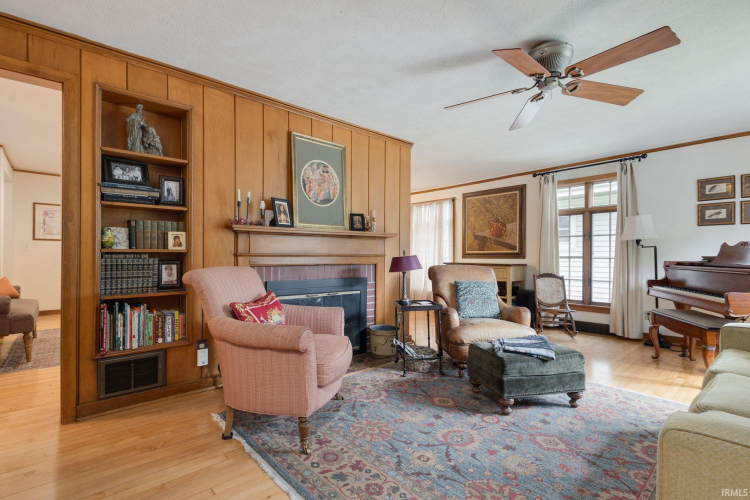 Listing Image 5