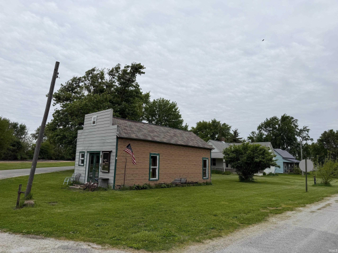 Listing Image 4