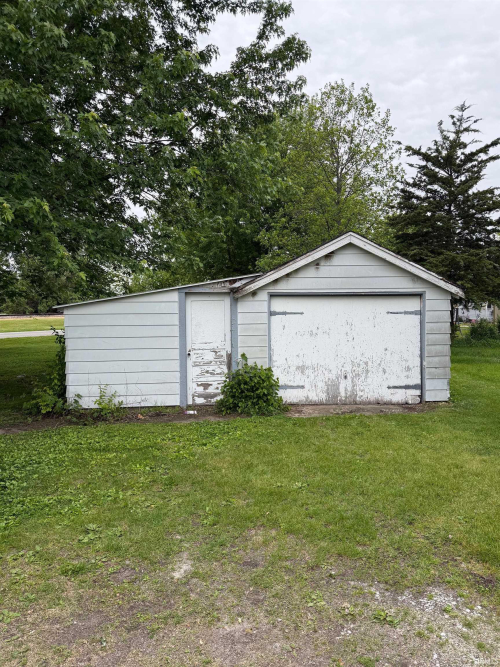 Listing Image 5