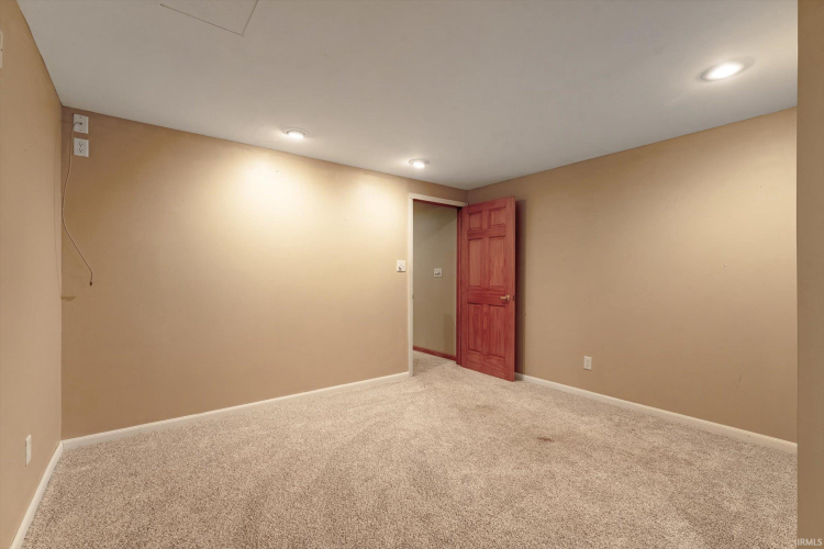 Listing Image 27