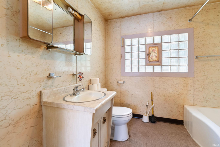 Listing Image 14