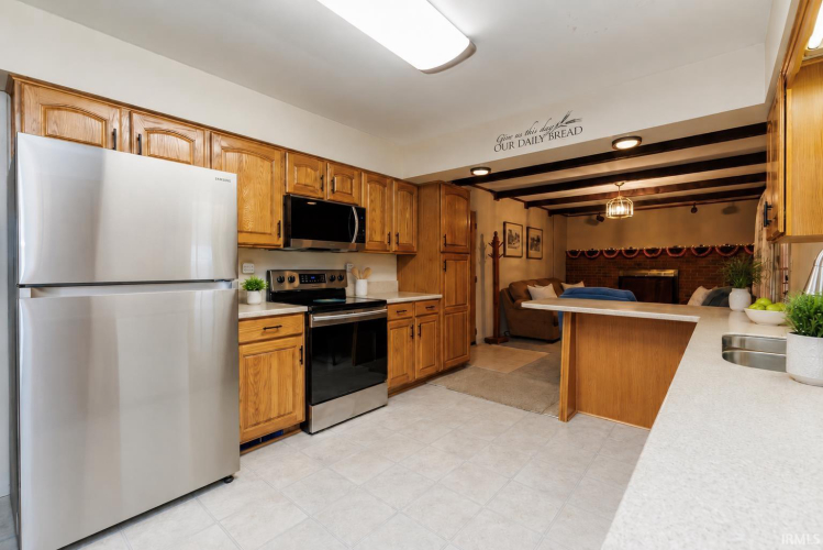 Listing Image 5