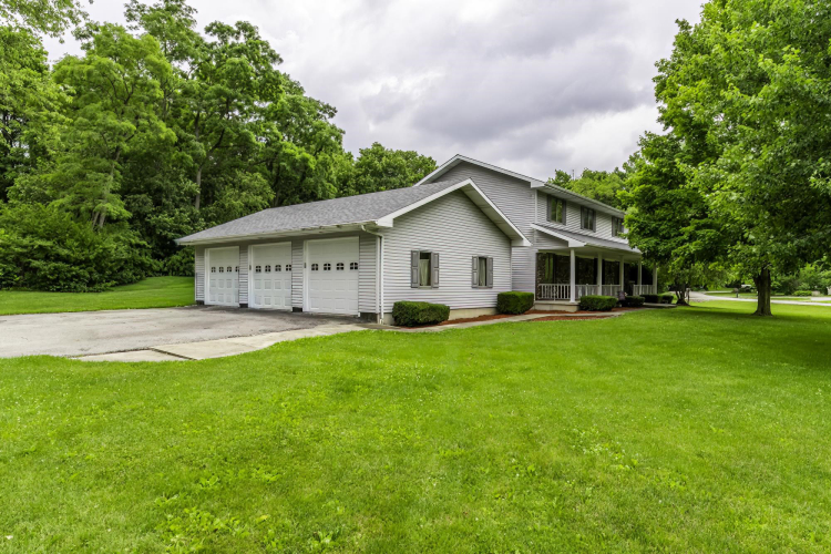Listing Image 4
