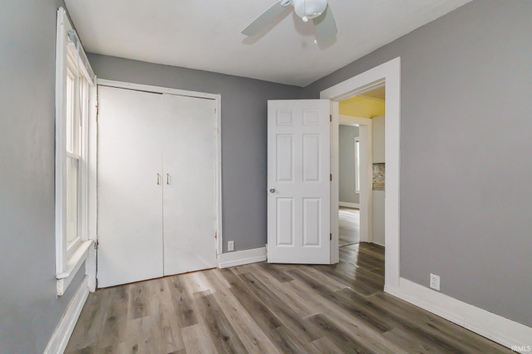 Listing Image 18