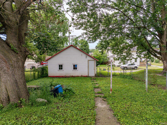 Listing Image 5