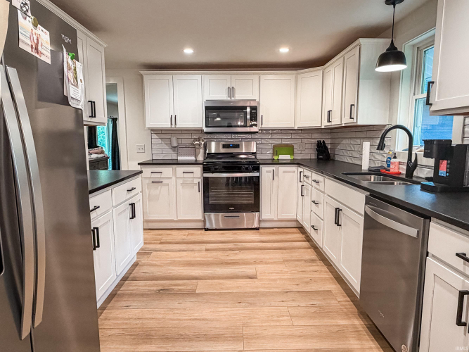 Listing Image 19