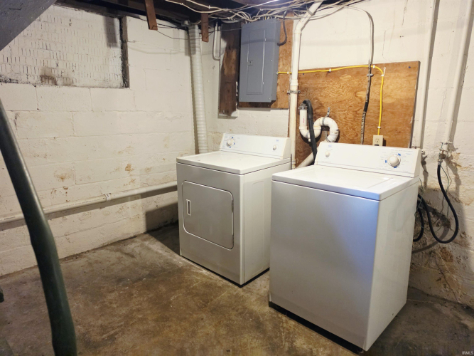 Listing Image 8