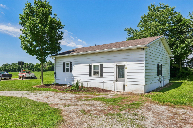 Listing Image 11