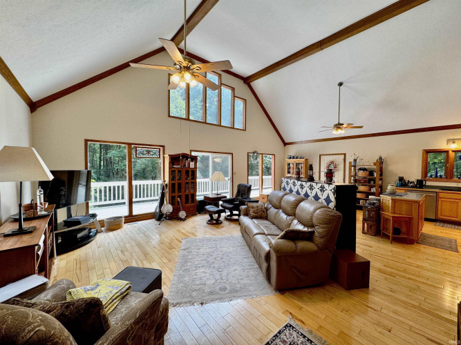 Listing Image 12
