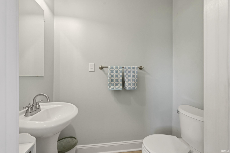 Listing Image 19