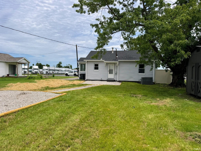 Listing Image 4