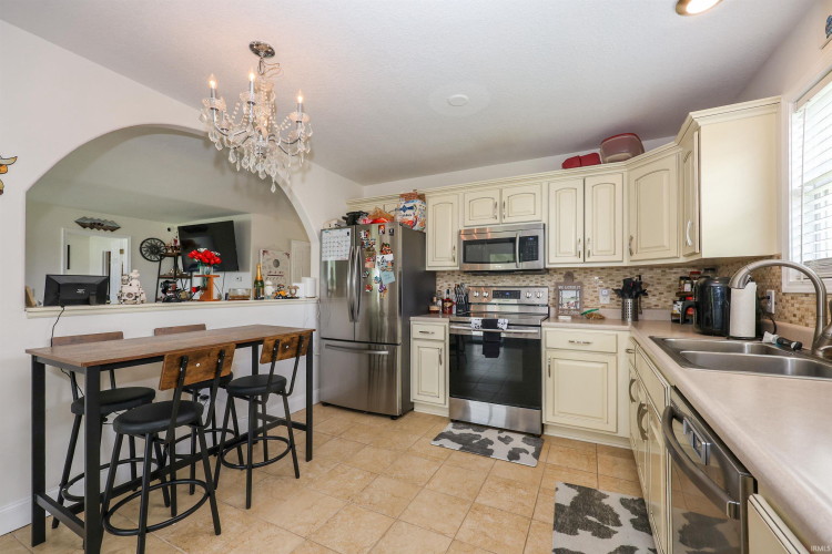 Listing Image 5