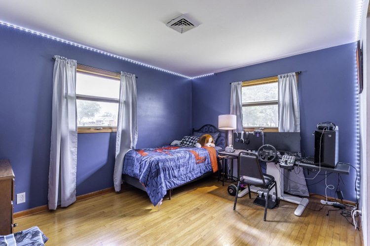 Listing Image 16