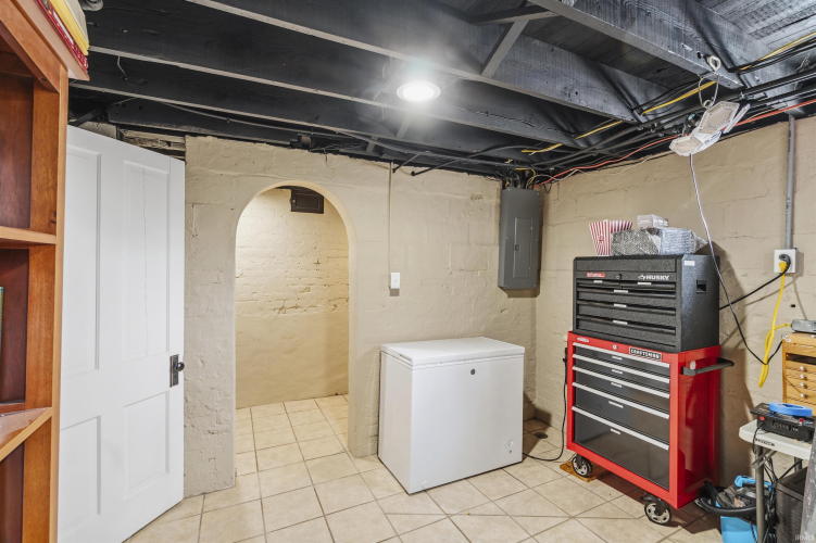 Listing Image 33