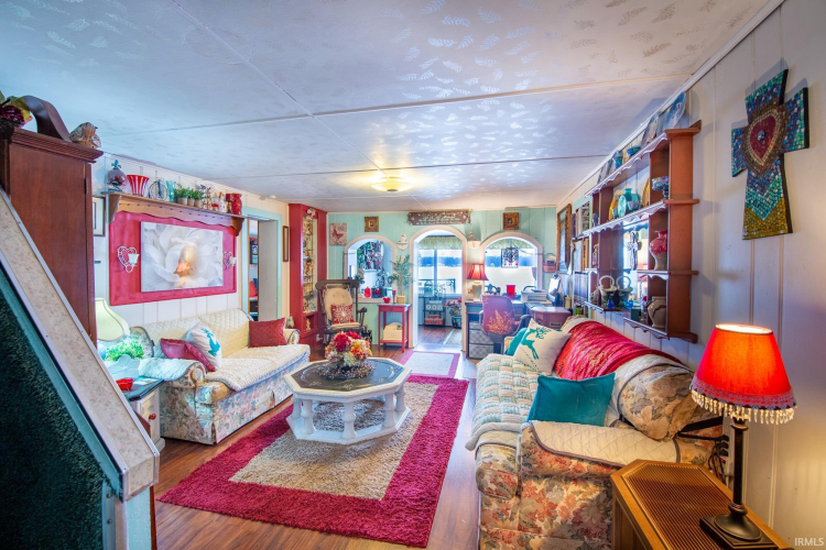 Listing Image 11