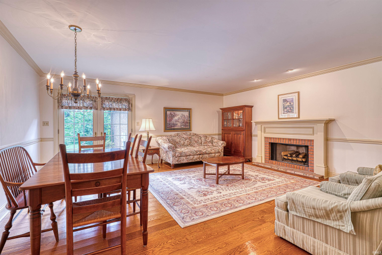 Listing Image 5