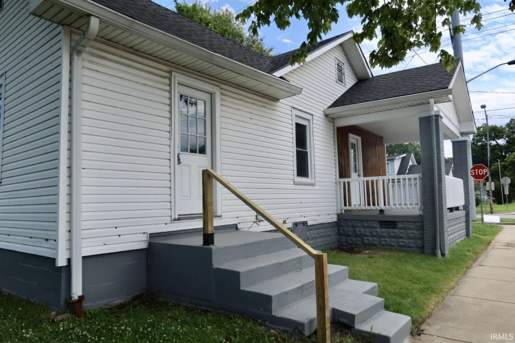 Listing Image 3