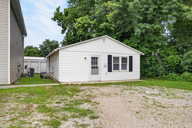 Listing Image 3