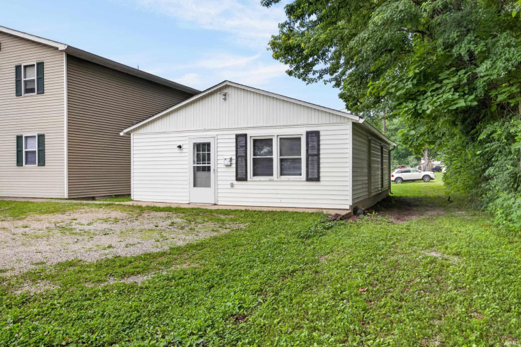 Listing Image 4