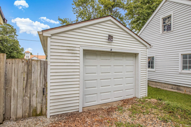 Listing Image 32