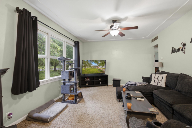 Listing Image 8