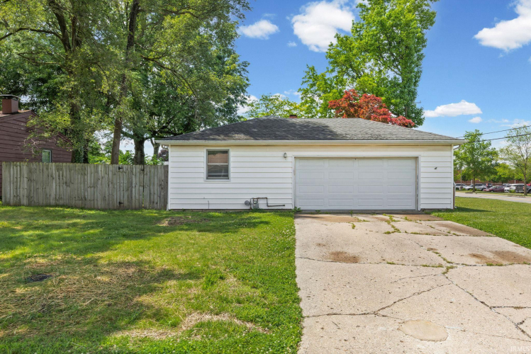 Listing Image 33