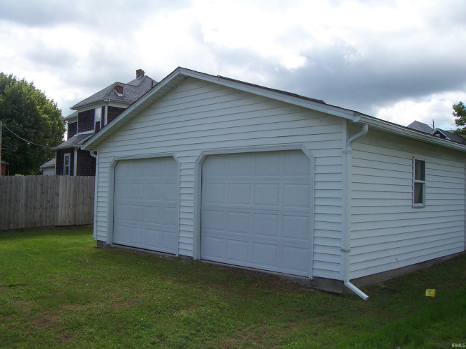 Listing Image 3