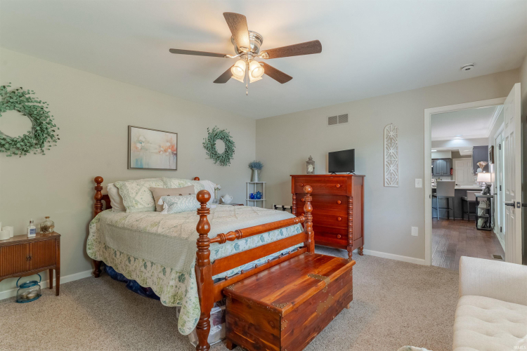 Listing Image 28
