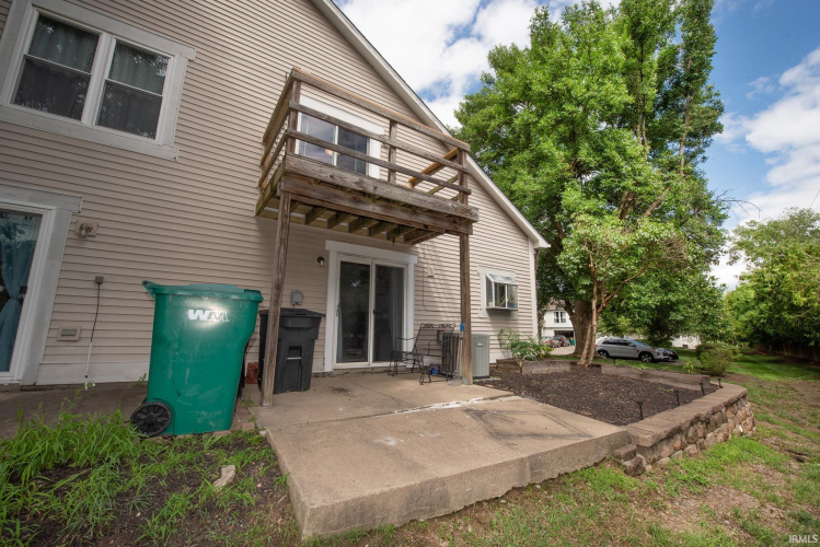 Listing Image 5