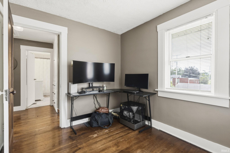 Listing Image 32