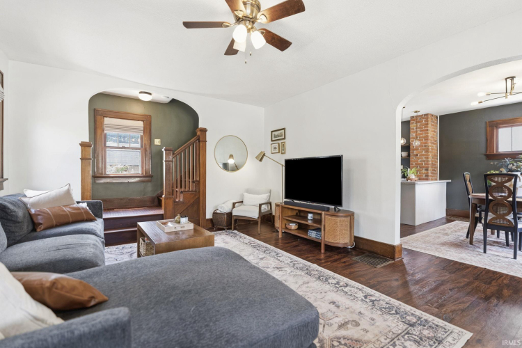 Listing Image 7