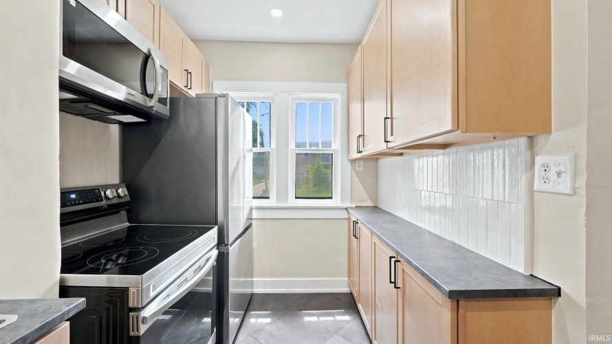 Listing Image 20