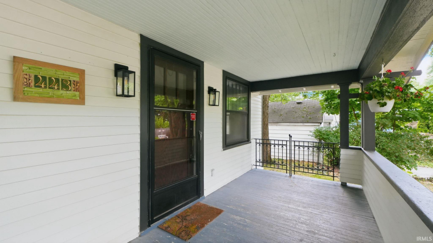 Listing Image 5