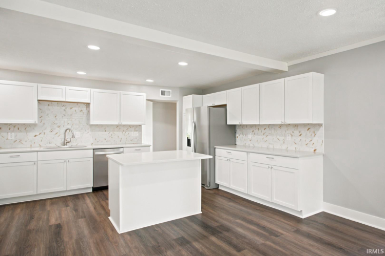 Listing Image 18