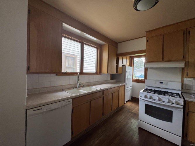 Listing Image 17