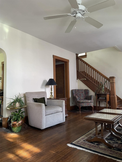 Listing Image 8