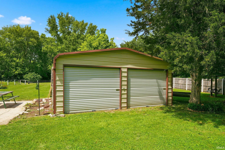 Listing Image 9