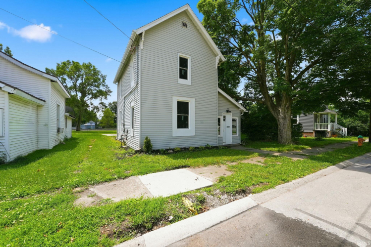 Listing Image 3