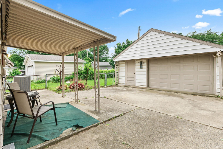 Listing Image 17